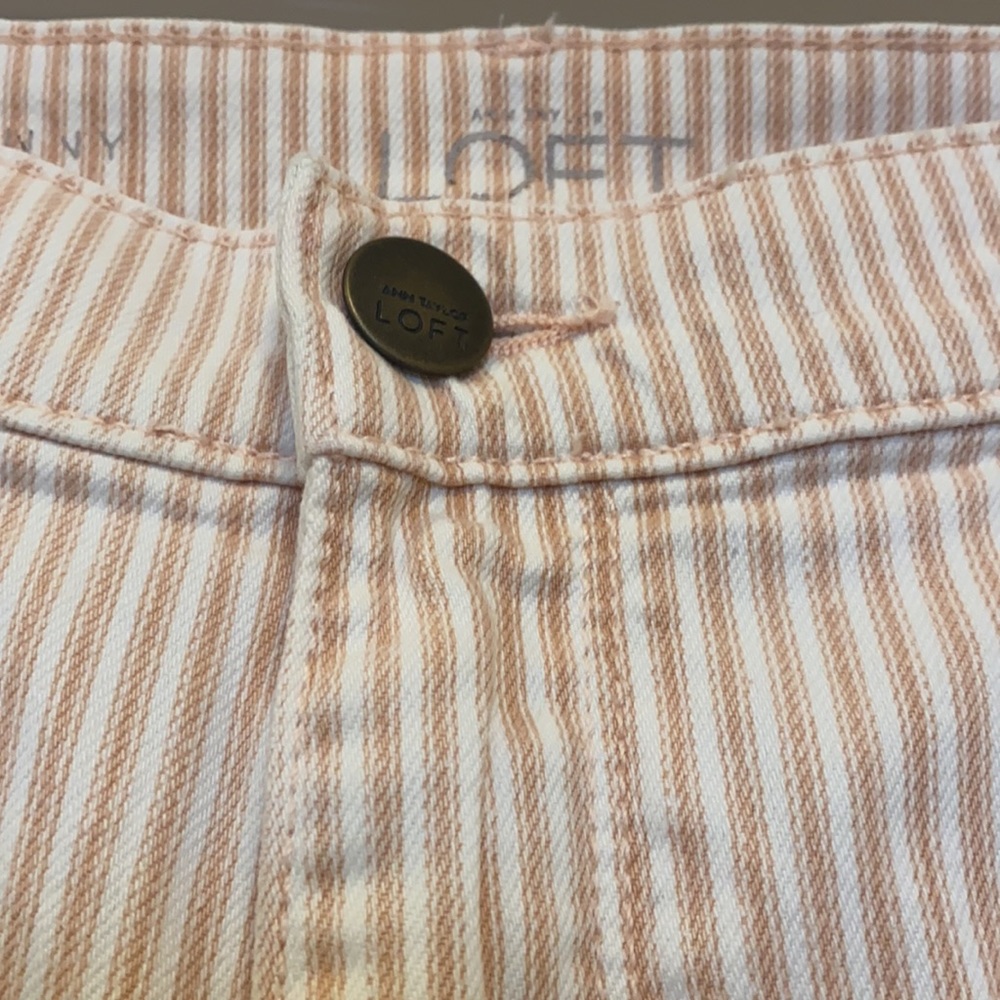 Ann Taylor Loft modern skinny jeans. Size 29/8. Color white/salmon stripe